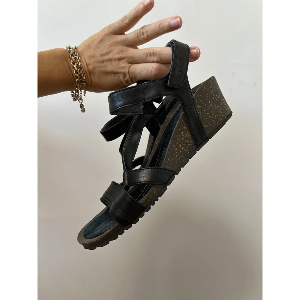 Teva Ysidro Universal Wedge Sandal Women 8 Black Leather Gorpcore